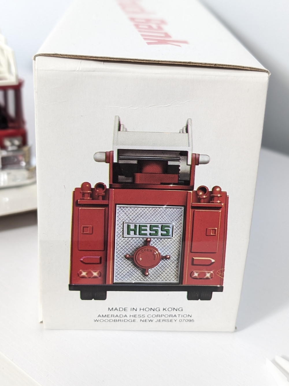 1986 Vintage Hess Toy Red Fire Truck Bank — First Edition Collectible NOS - Picture 3 of 11